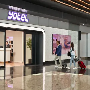 Yotel Airport, Entrance Hotel Istanboel